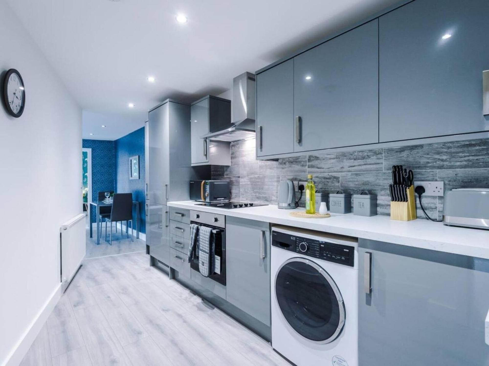 מנצ'סטר The Ecclesian Deluxe Apartments Near Trafford Centre Eccles Train Station מראה חיצוני תמונה